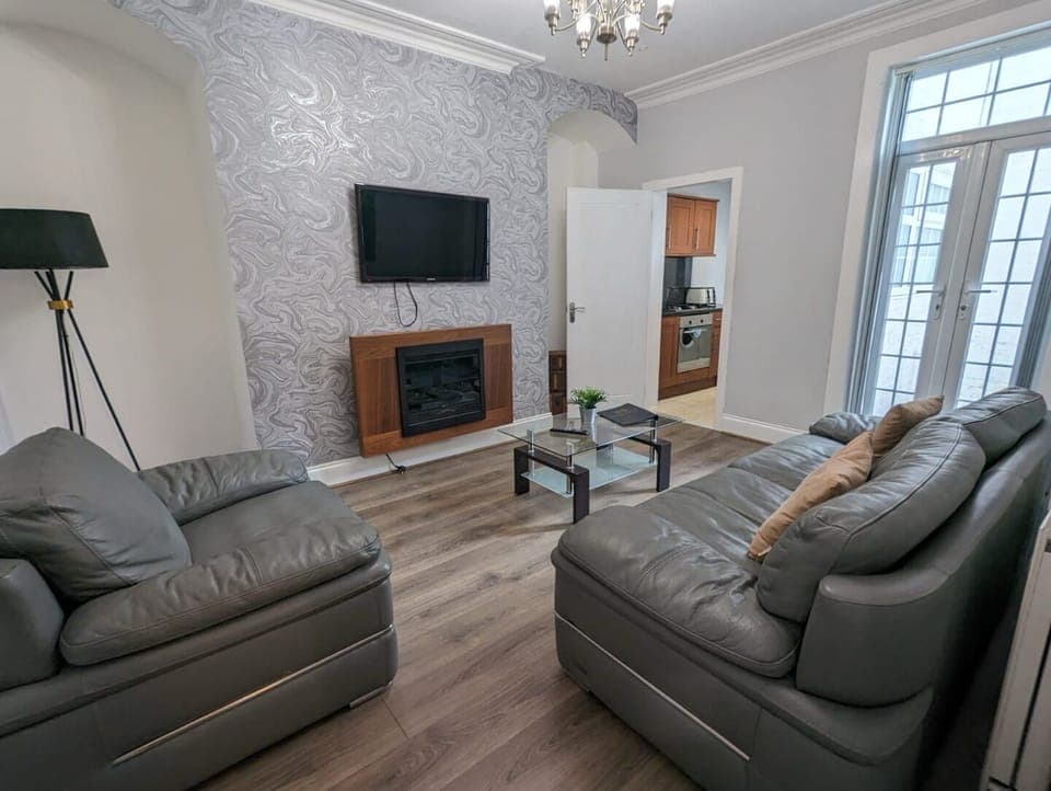 Living Room / Lounge