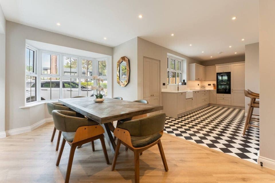 Fully equipped modern kitchen diner with breakfast bar