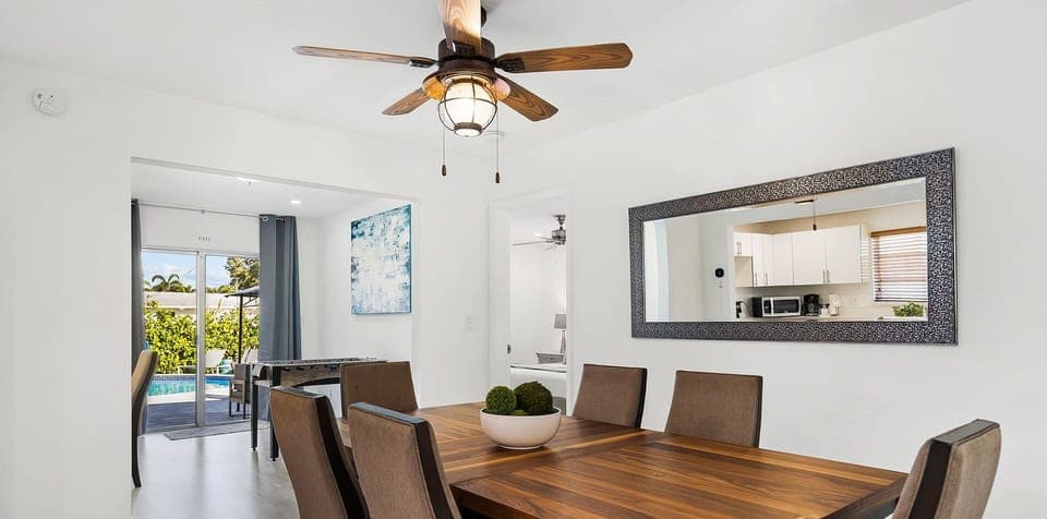 Comfortable Dining Area