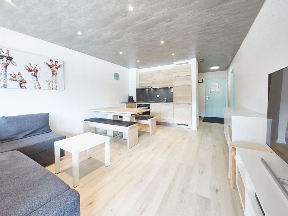 Furniture, Property, Table, Couch, Wood, Interior Design, Flooring, Floor, Wall, Living Room