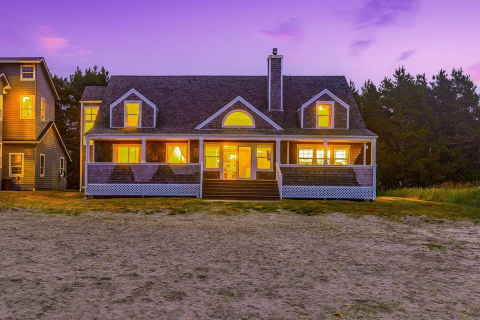 A cozy coastal retreat just steps from the ocean, perfect for sunset views and relaxed beachside living