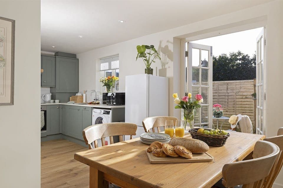 Tower View Kitchen/Dining Room - StayCotswold