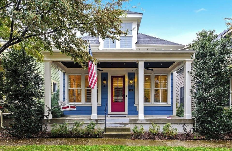 Upscale Norton Commons home with walkable dining and parks.