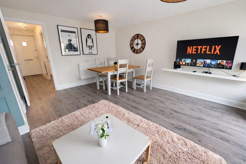 Living Room / Lounge