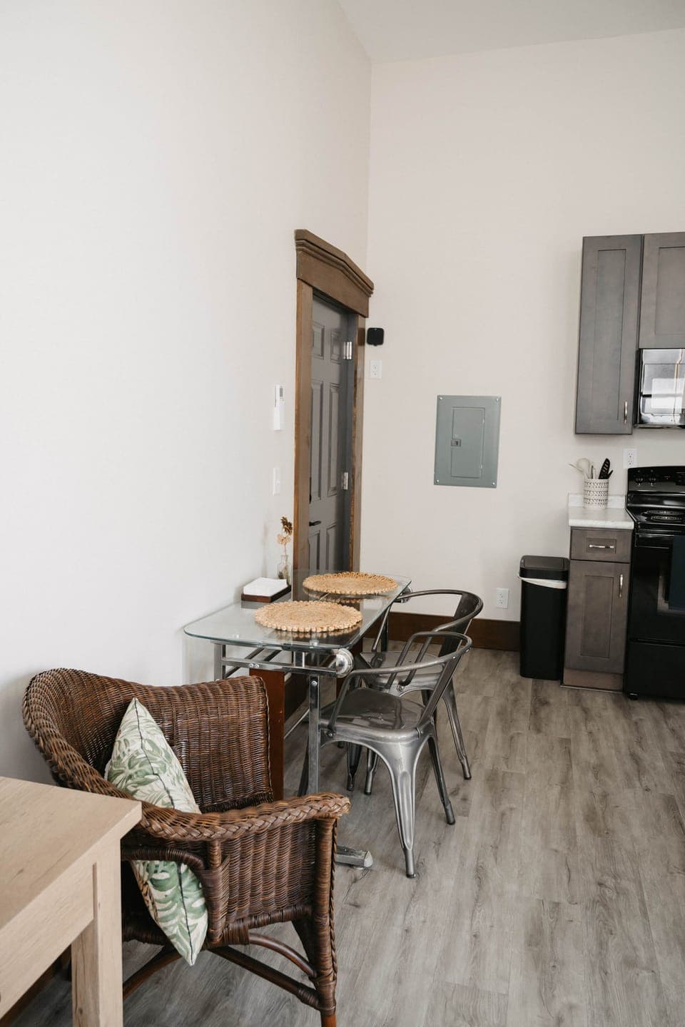 Furnished Appt