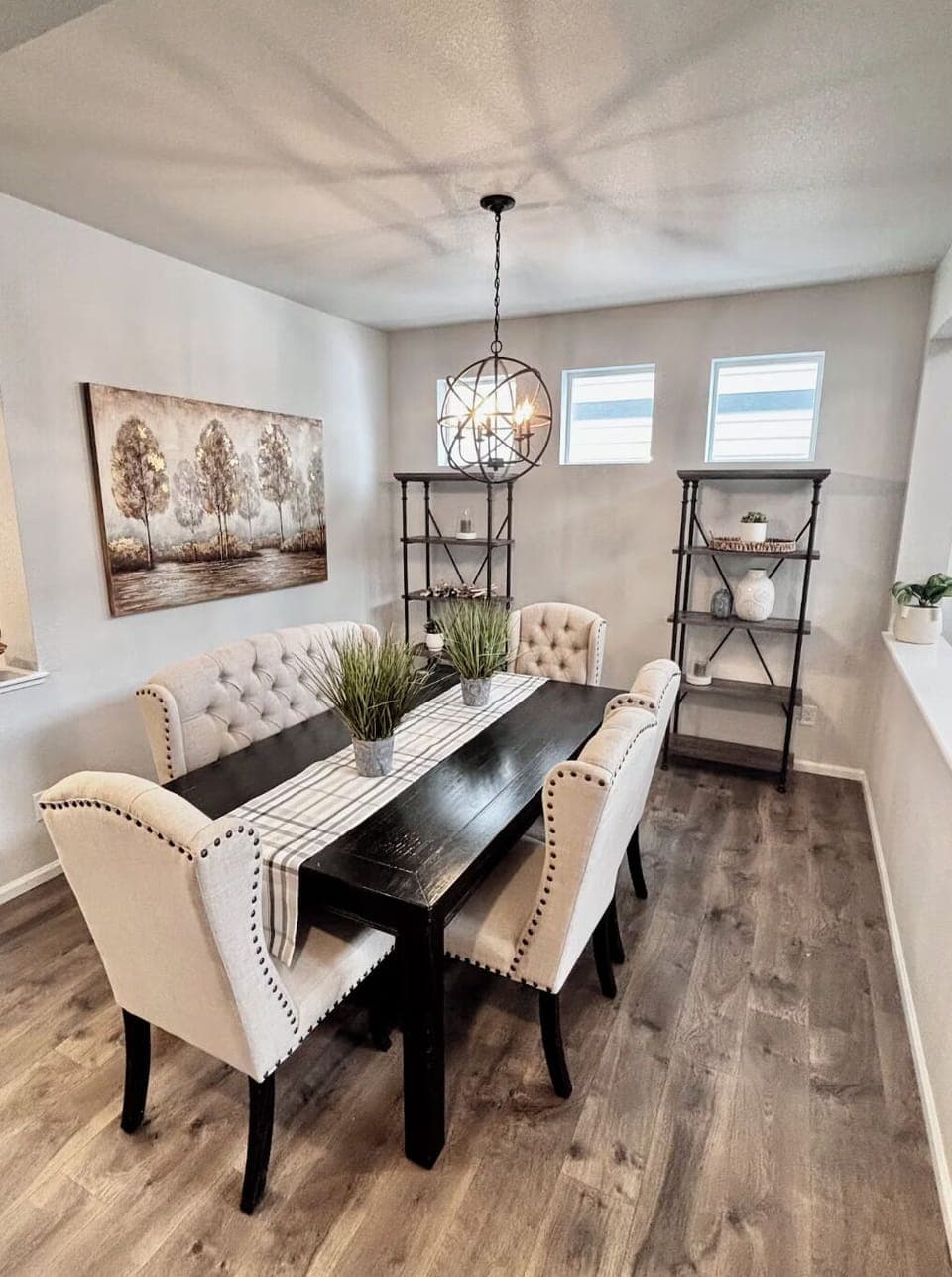 Additional dining space for overflow seating, games, or workspace