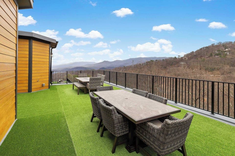 Outdoor dining with mountain views all around.