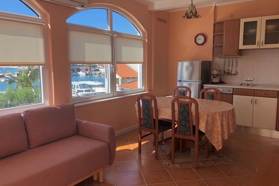Living room 2
