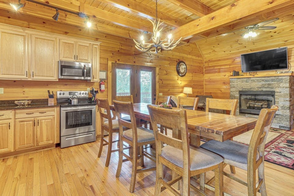 Dining Area | Main Floor