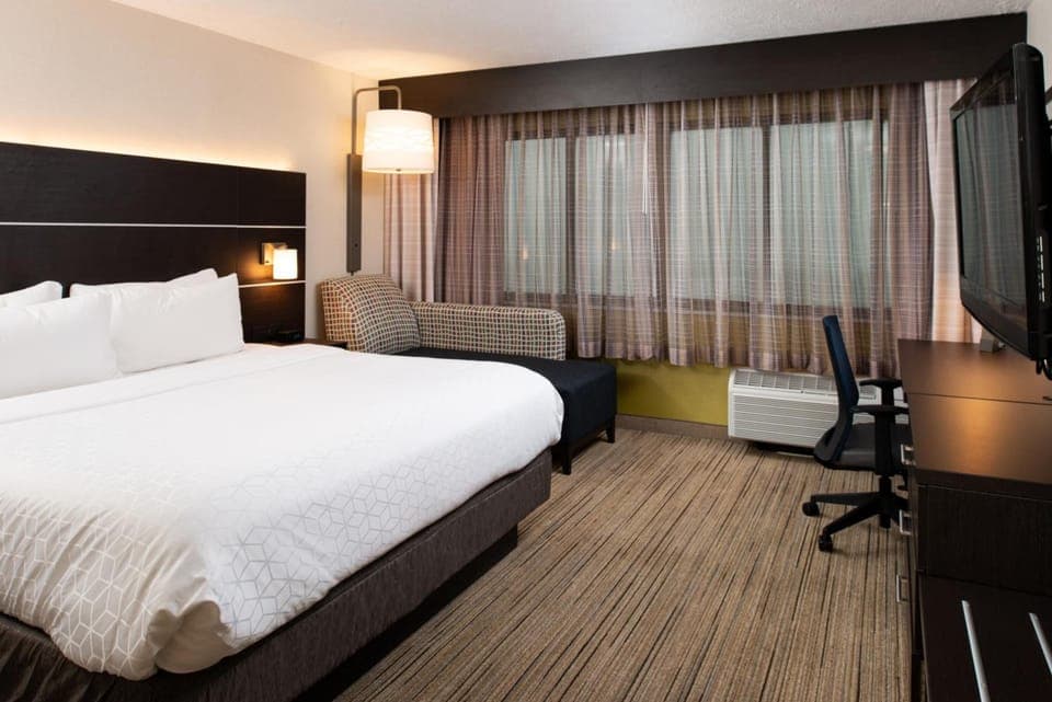Bedroom. Interior and views may vary based on location and availability.