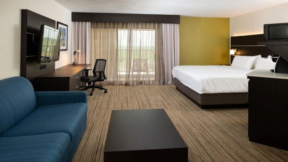 Bedroom. Interior and views may vary based on location and availability.