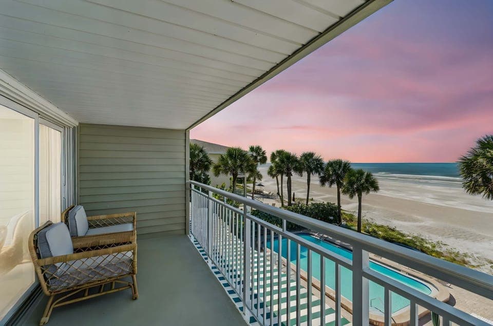 Where mornings linger and nights glow. Sunshine by day, stars by night—your call.