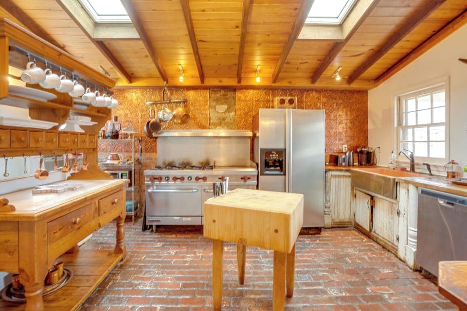 Kitchen | 1st Floor