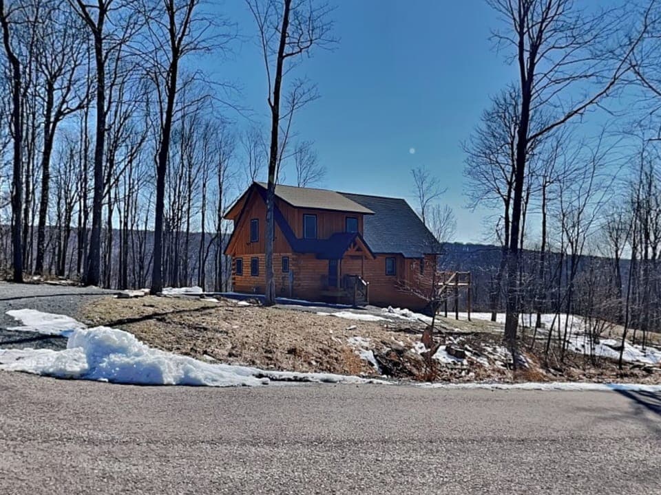 Grace Mountain Cabin Exterior