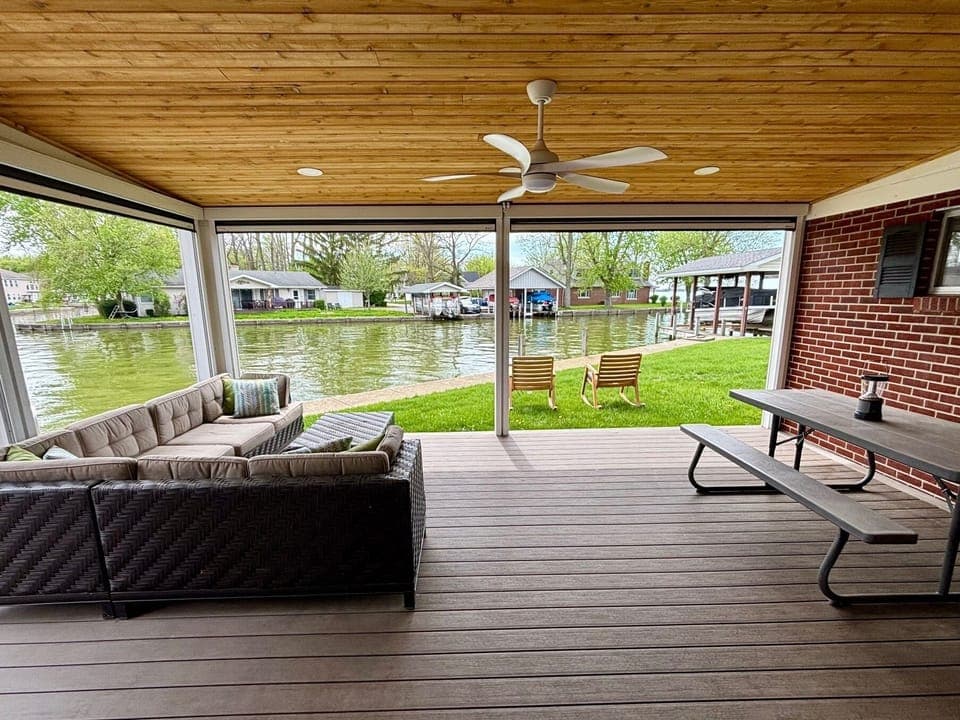 Great views from the  comfort of a screened in porch. Or retract the screens. 