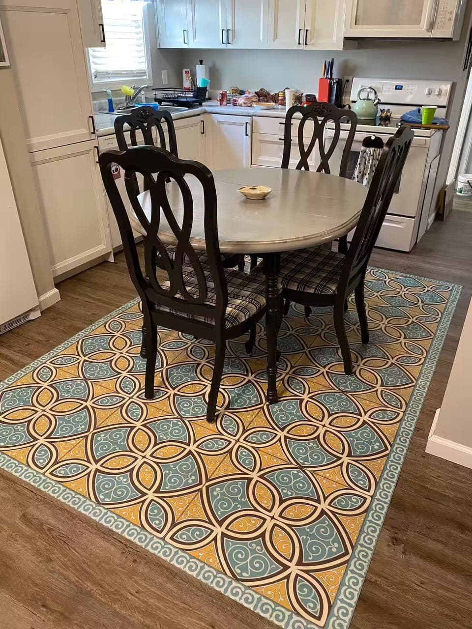Showing off our new vinyl mat...she so pretty!!