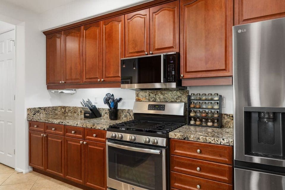 Fully equipped kitchen with everything you need for everyday cooking or special meals.