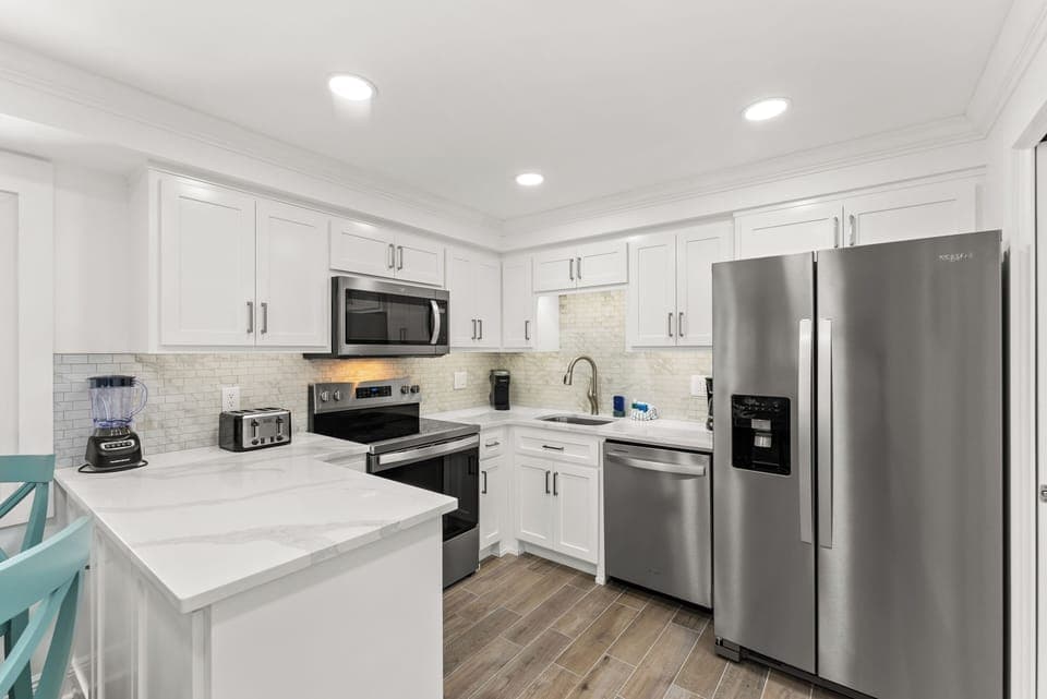 You have a wonderful, fully appointed kitchen for your family meals.