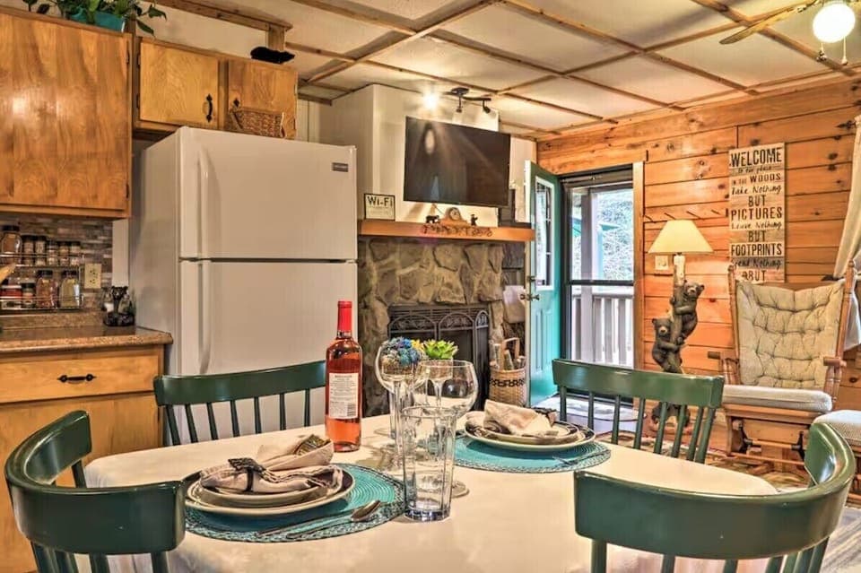 Fully equipped cabin kitchen for cooking during your stay