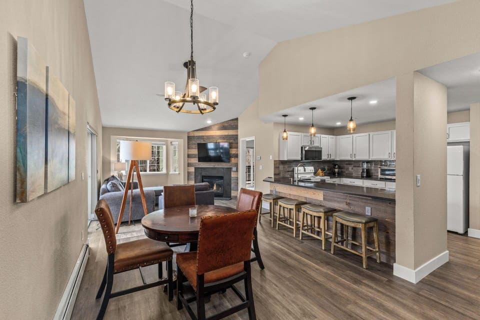 Dining & Kitchen