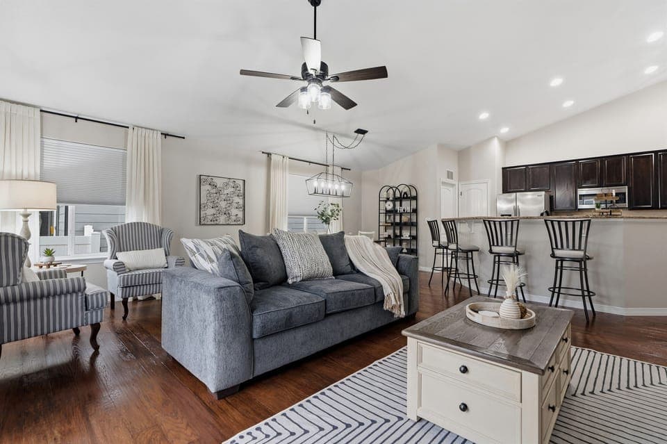 Upstairs Living Room - Antila