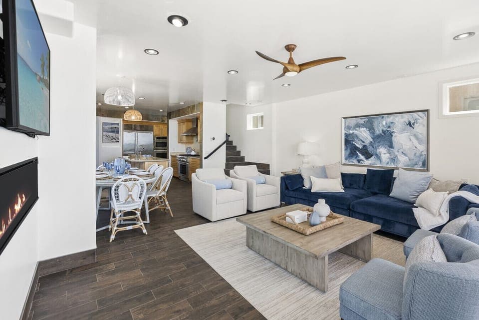 Beachfront Best  Vacation Rental in Oceanside, on Beach Walk to Restaurants and Village