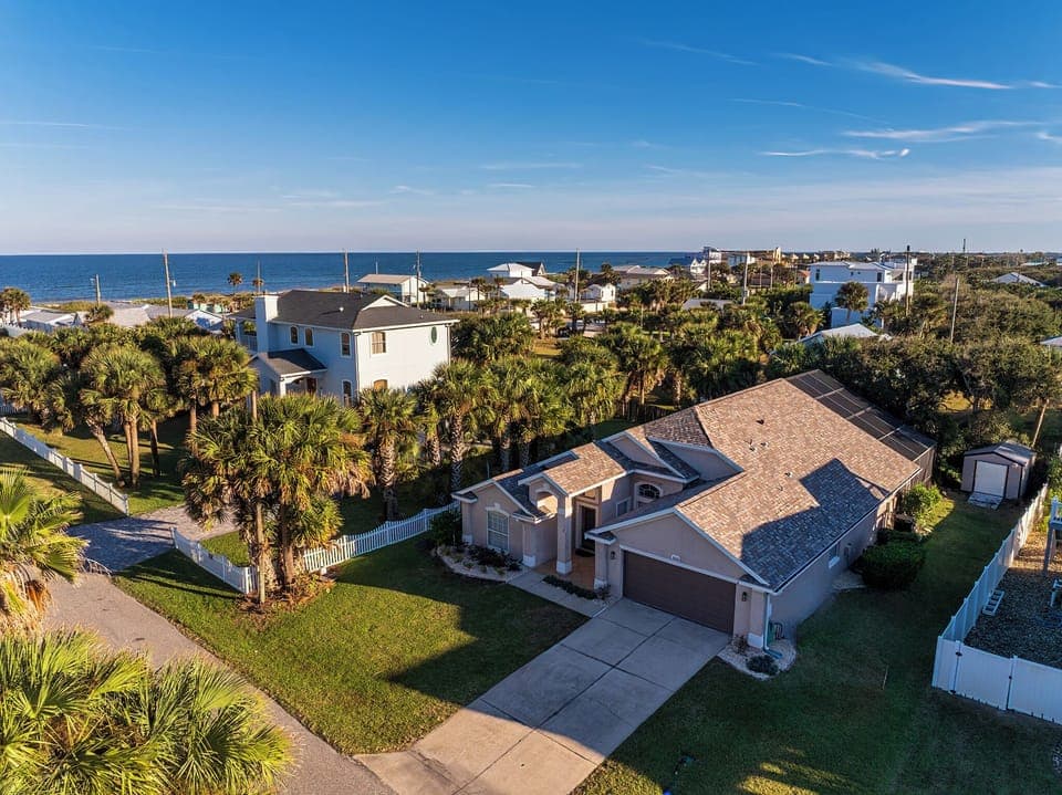 PINK PALMS RETREAT! 2 Pool Houses, 1 amazing family vacation