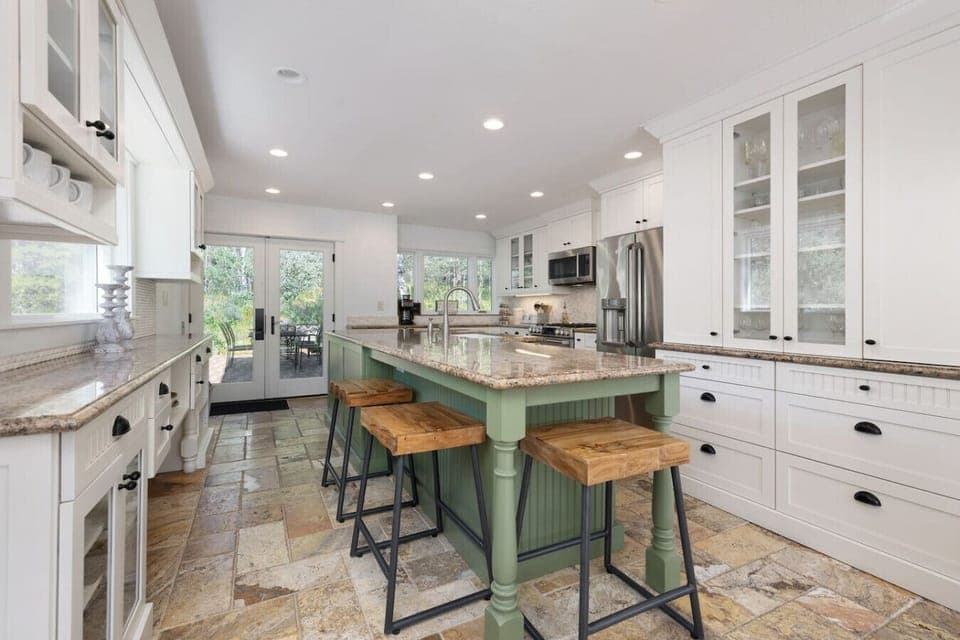 Fully stocked kitchen with everything you need!