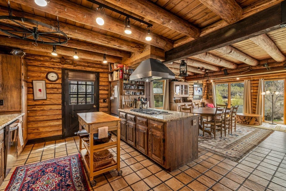 Fully equipped kitchen