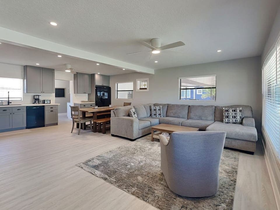 Open and Inviting Floor Plan