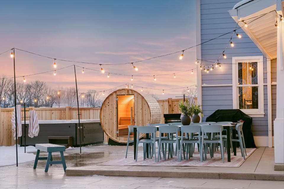 Outdoor dining