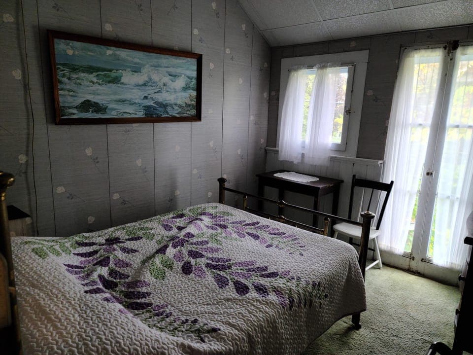 second bedroom