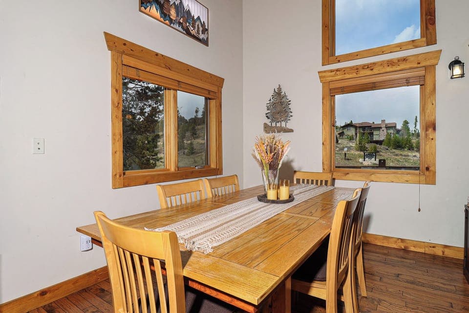 Dining Seating for 6 w/ Additional Bench Seating Provided