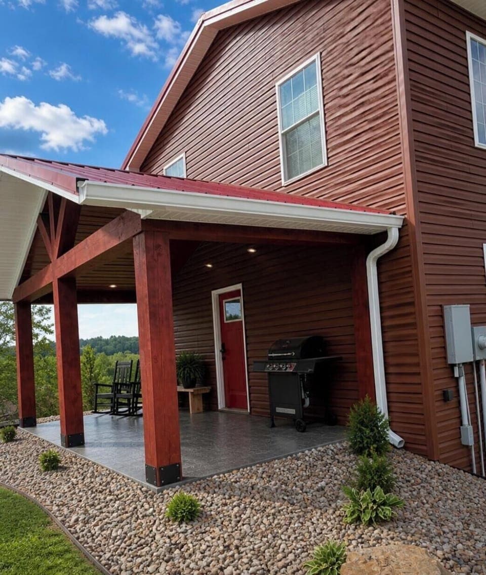 Front porch facing driveway