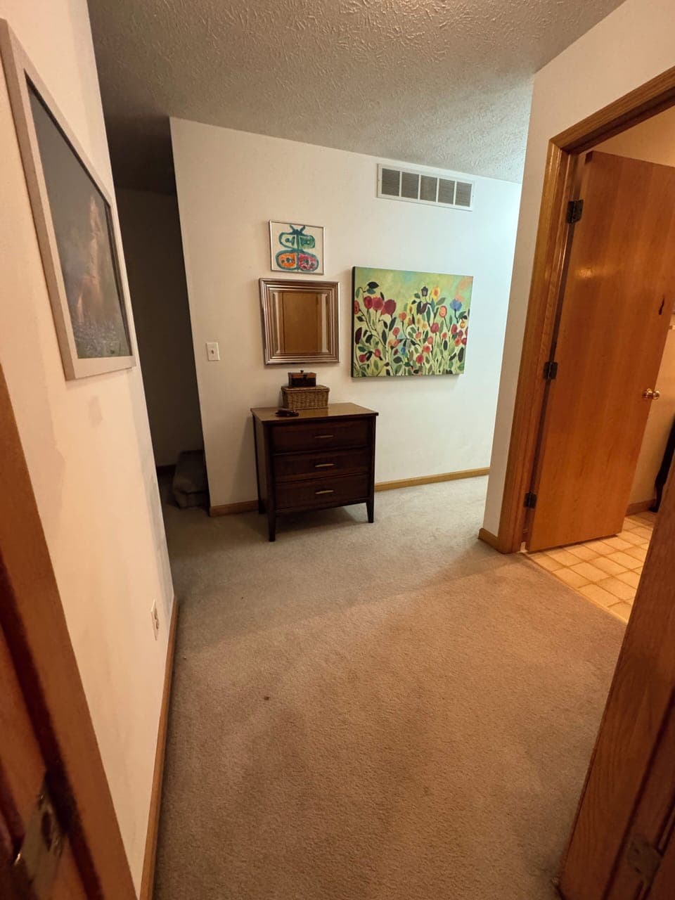 Hallway to bed 2 and 3