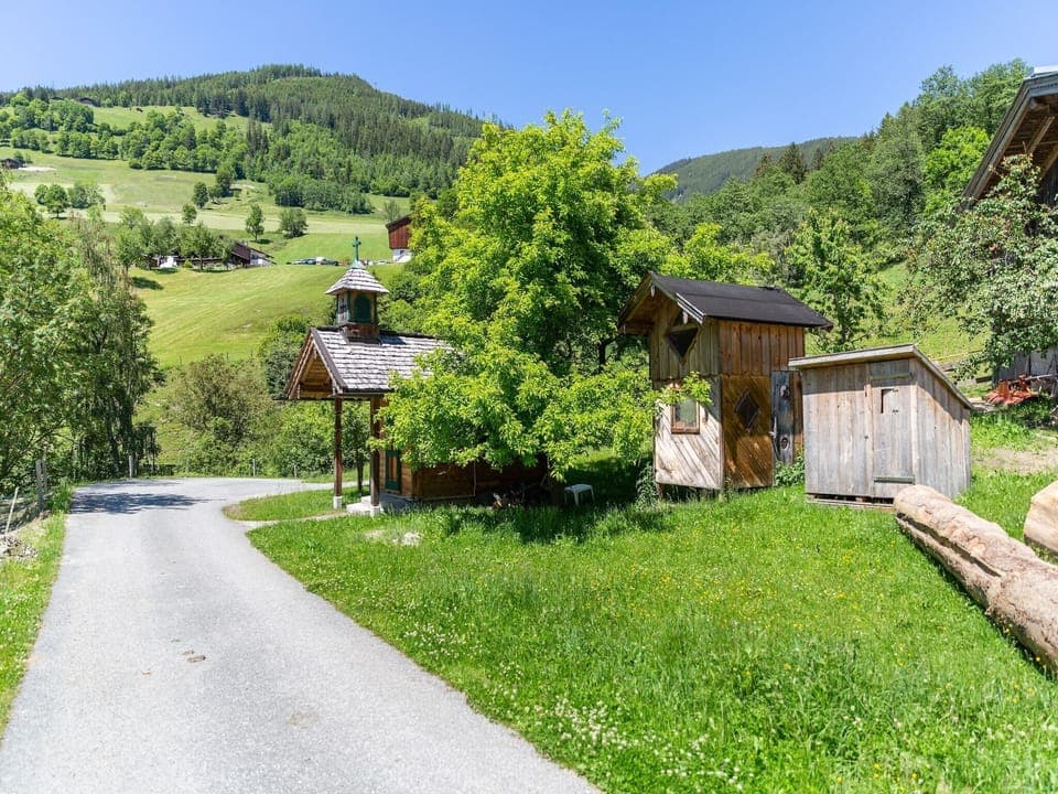 Surroundings [summer] (1-5 km)