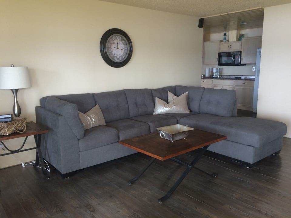 Living room, sofa sleeper/full