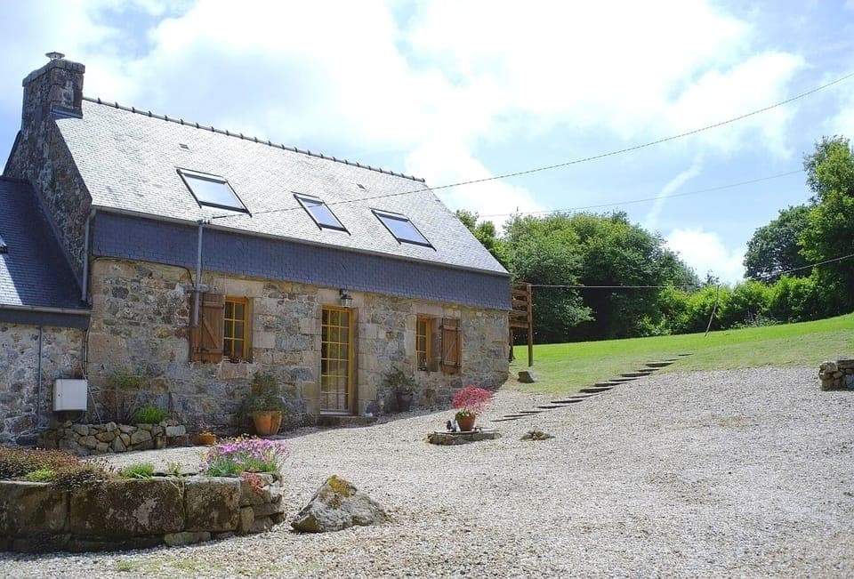 Front of house and driveway