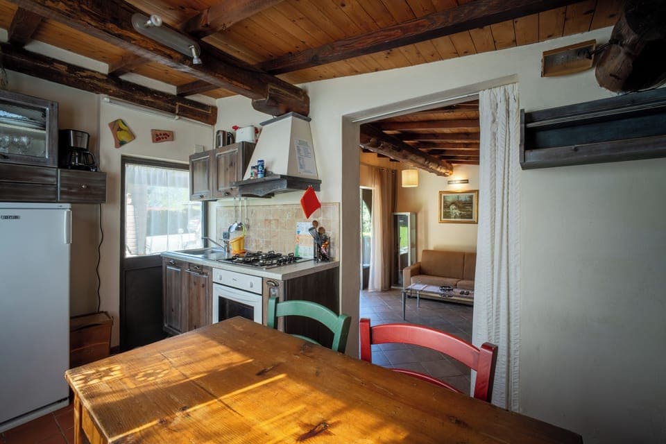 fully equipped kitchen