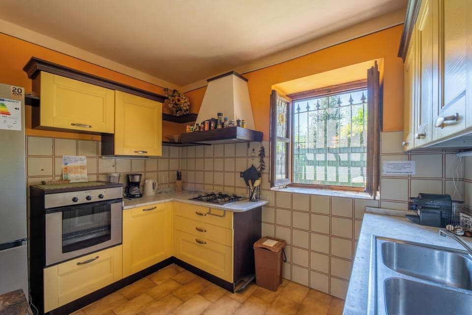 Fully equipped kitchen