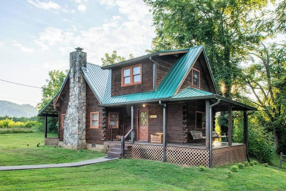 The Cabin in Summer (1)