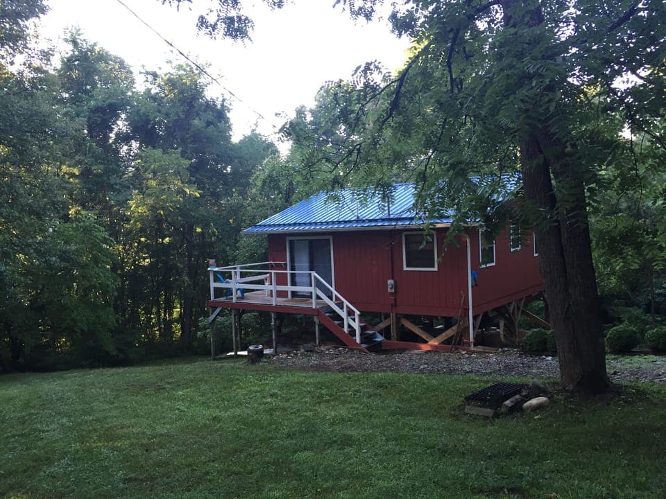 Cozy Cabin at 3400' near the Blue Ridge Parkway and Mt Pisgah