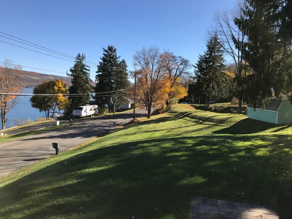 Lots of lawn space!