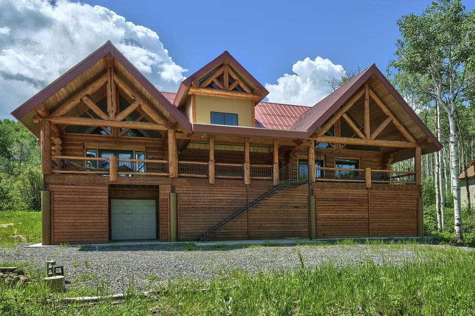 Vega lake log cabin
