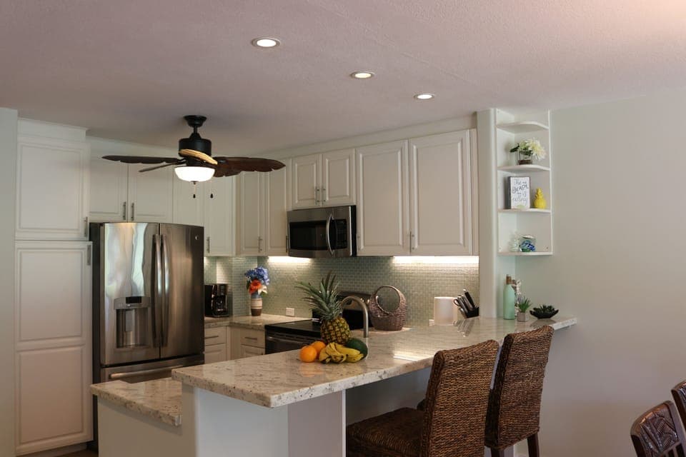 full size kitchen with breakfast bar, new appliances