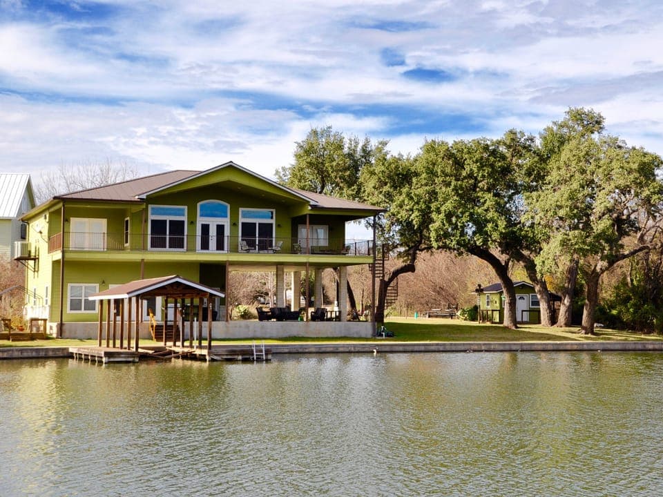 Gorgeous Lake Views, Huge Covered Patios, Waterfront on Quiet Cove, Boat Lift