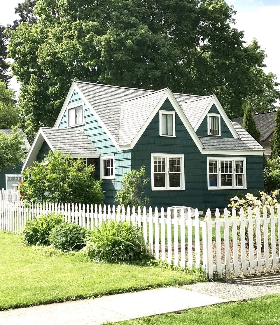 Welcome to the heart of beautiful Coeur d’Alene! 