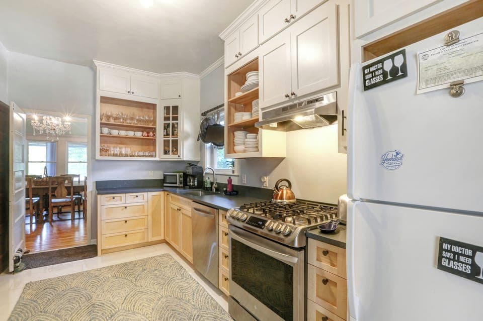 Fully equipped kitchen
