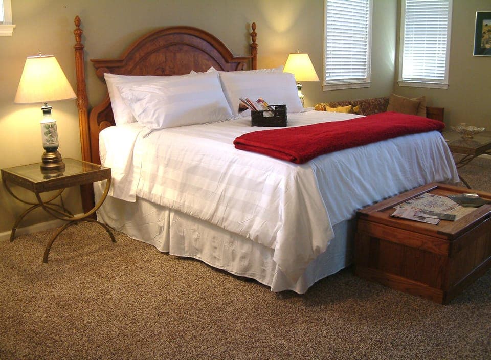 Welcome to Top O' The Knob Chalet Suite