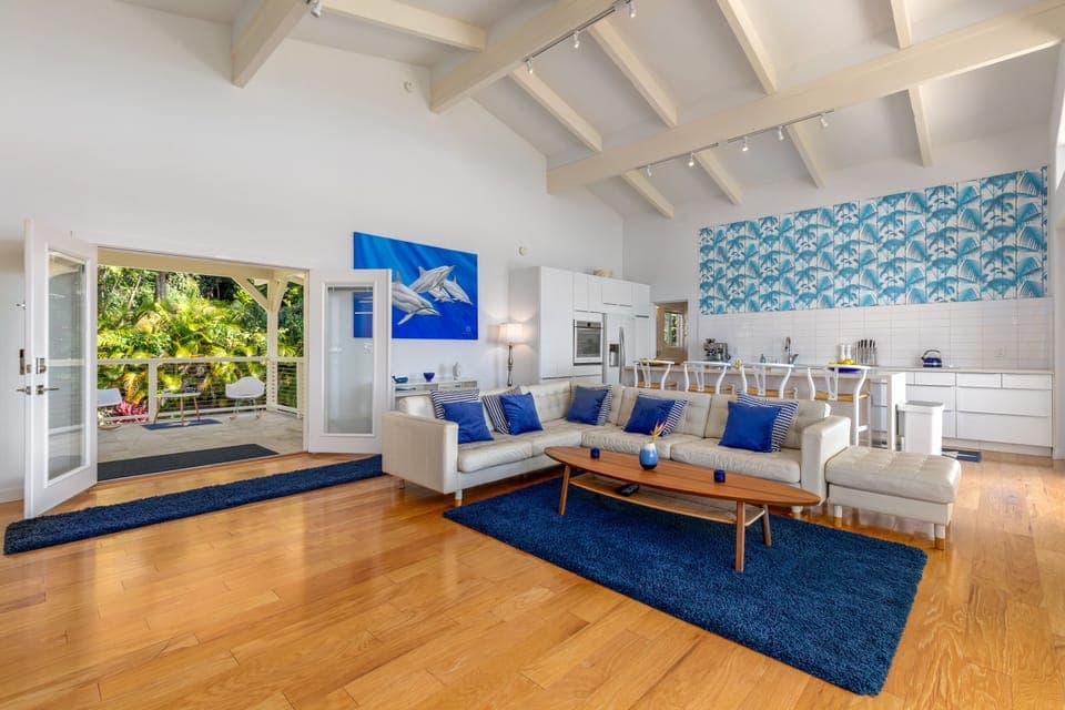 Amazing open floor plan with high vaulted ceilings.